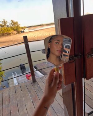 Bruna Inocencio Instagram - Retrospectiva de fotos no espelho