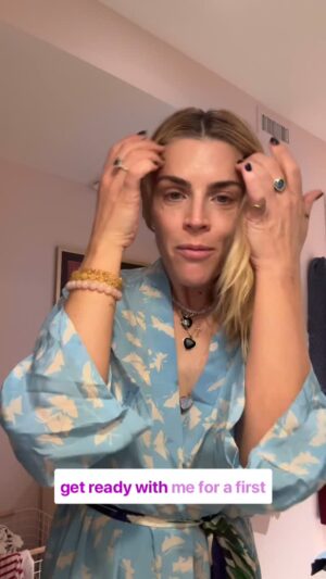 Busy Philipps Instagram - #grwm TO DEFEND THE RIGHTS OF OUR TRANS FRIENDS AND FAMILY. I am a cis woman and I stand with trans, nonbinary, and intersex people. 

I  reject divisive narratives and stand in unwavering solidarity with our beloved trans, nonbinary and intersex siblings.

To the Trump administration I say, you will not divide us. We will fight for the rights of the trans community at every moment. 

#YouWillNotDivideUs

* Stand with trans people. Make your own video and post it! 

* Follow and donate to Trans and LGBTQ led orgs such as: Trans Lifeline (@translifeline ), Stonewall Foundation (@stonewallfoundation ), Trans Santa (@transanta ) , Transgender Law Center (@translawcenter ) , Gender Liberation Movement (@genderlib ), PFLAG (@pflag ), The Okra Project (@theokraproject ), Act Up(@actupny ), Trans Equality Now(@transequalitynow ), Ali Forney Center (@aliforneycenter ), or find your Local LGBT Center.