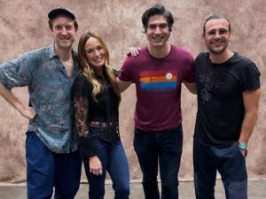 Caity Lotz Instagram - Was so nice meeting some fans and hanging with the old crew. Thank you to everyone who came out to #megaconorlando this weekend to hang! I love hearing how much the shows mean to you and I am so grateful to be a part of your lives even it’s just a little bit 🥰xoxo