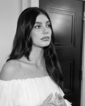 Camila Morrone Instagram - Back at the @metmuseum with my @chanelofficial family 🤍 seeing all your friends dressed up in the most glamorous way, at the most iconic museum in NYC, is a feeling I’ll never get over. Thank you Anna, all the lovely women at Chanel, @voguemagazine, and the glam teams who work SO hard to put us all together.