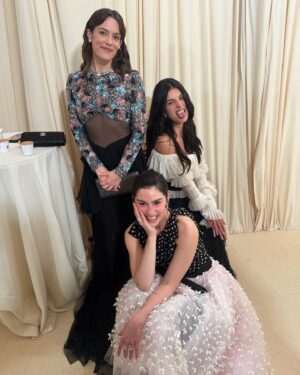 Camila Morrone Instagram - Back at the @metmuseum with my @chanelofficial family 🤍 seeing all your friends dressed up in the most glamorous way, at the most iconic museum in NYC, is a feeling I’ll never get over. Thank you Anna, all the lovely women at Chanel, @voguemagazine, and the glam teams who work SO hard to put us all together.