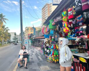 Camila Valero Instagram - liverpool sinaloa ❤️