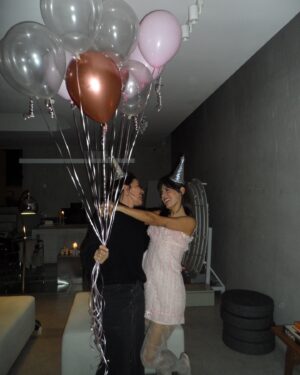 Camila Valero Instagram - literalmente the luckiest girl in the world!!!!! gracias mi amor por darme el cumpleaños más perfecto. me siento verdaderamente plena, bendecida y agradecida de tener la vida que tengo y de tener un círculo tan sólido, genuino y amoroso. no le puedo pedir más a la vida ✨✨✨✨ here’s to 28! 🥂💞💞💞