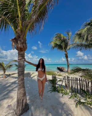Camille Dufresne Instagram - Not over this beach 🥵 
📍Playa Norte - Isla Mujeres