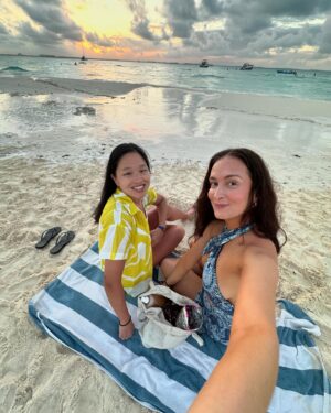 Camille Dufresne Instagram - Sunsets, golf carts and boats