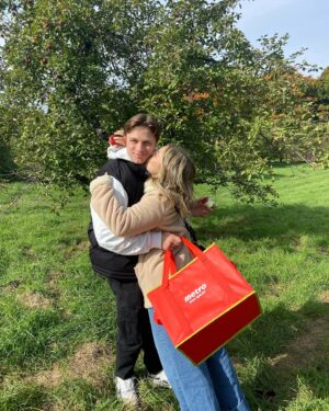Camille Felton Instagram - Pommes & quétaineries 🍎