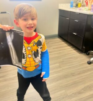 Camille Guaty Instagram - So this happened…
Our first broken bone! At least I can check that fear off my list. He’s been such a trooper. Wanting to do everything himself.  I told him to be more aware when he’s getting up and down from things because he only has one arm. His response…”mom I have two arms just one has a cast on it. I’m ok. “ 

🥹 love this little guy. Send prayers for my sanity as I try to get him to not run and jump for the next 4 weeks!!