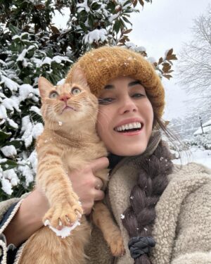 Cansu Dere Instagram - Günaydın ❄️🐾