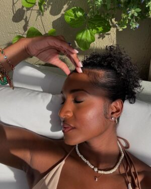 Carlacia Grant Instagram - Golden hour, golden mood ☀️
