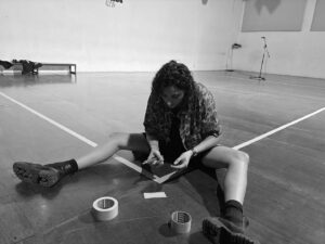 Carolina Kopelioff Instagram - Teatro y amistad 🫂
Últimas funciones de @untirocadauno 
Miércoles 21h en @dumont4040 
Entradas por alternativateatral.com.ar