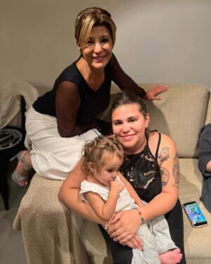 Carolina Papaleo Instagram - ¡Cumpleaños feliz! 

Una noche inolvidable… y todo gracias a ustedes. Gracias por acompañarme en este día tan especial.

¡Los quiero muchísimo!

#cumple #FelizCumpleaños #CelebrandoLaVida #AgradecidaSiempre #UnAñoMásDeVida #CumpleañosEspecial #AmorYGratitud #MomentosFelices #ActrizEnCelebración #ViviendoConAlegría