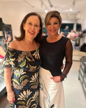 Carolina Papaleo Instagram - ¡Cumpleaños feliz! 

Una noche inolvidable… y todo gracias a ustedes. Gracias por acompañarme en este día tan especial.

¡Los quiero muchísimo!

#cumple #FelizCumpleaños #CelebrandoLaVida #AgradecidaSiempre #UnAñoMásDeVida #CumpleañosEspecial #AmorYGratitud #MomentosFelices #ActrizEnCelebración #ViviendoConAlegría