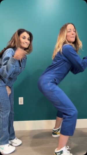 Carolina Ravassa Instagram - Ridiculous, fun dancing in awesome kicks is the way to happiness with these two weirdos! It’s the little things in life 🥰
Thank you for these awesome sneakers 
@iam_theguy777 🩵💚💛💙
#symmetra #raze #actors #boopersincrime #voiceactors 

#sombra #rampart