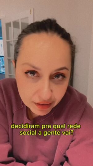 Carolina Zoccoli Instagram - Pra qual rede devemos ir?