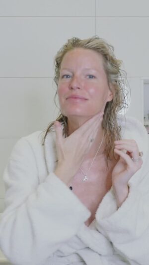 Caroline Winberg Instagram - Swedish supermodel @carolinewinberg has mastered the art of a streamlined #MorningRoutine, designed with her busy schedule in mind. Tap the link in bio to watch her trusted 3-minute routine, while talking about some of the best beauty tips she’s collected along the way.

By Vogue Scandinavia's Video Team