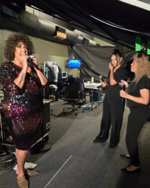 Casey Donovan Instagram - Thanks so much to the @australianopen for having me! Always such a joy getting to perform at the tennis 🎾 

@sisteractmusicalau only 2 weeks left to catch us @regent_theatre Must Close 26th Jan 

👗 @citychicofficial
👠 @novoshoes
HMU...Me 

Not a paid partnership