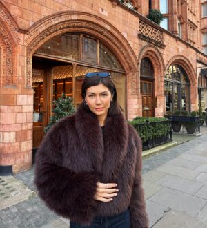 Cata Freer Instagram - Little walks ✨🤎