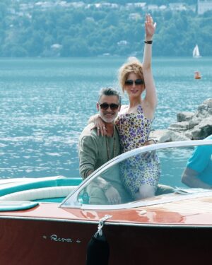Catherine Davydzenka Instagram - Été tu nous manques déjà, mais nous savons que nous nous reverrons l’année prochaine 🏖️🐚☀️Mon amour … que je t’aime @stephane_blancafort ❤️

Et vous votre saison préférée ?
-
📸 @denisguignebourg