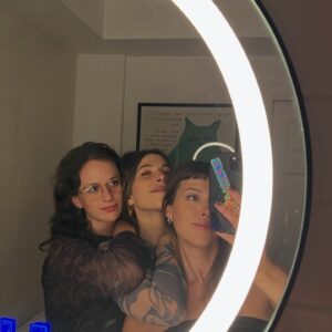 Catherine St-Laurent Instagram - ✨ ✨ ✨