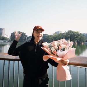 Cecilia Choi Instagram - 三個月來的周洛雯
終於煞科了！