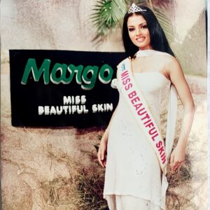 Celina Jaitly Instagram - #missindia #anniversary | 24 years ago I began as just a mere name with a number—Contestant Number 11, CELINA. This sash transformed into Miss India, then Miss Universe Runners-Up, actor, activist, and so much more.

Looking back at 27th January 2001, my life truly changed. When I came for Miss India, I had borrowed ₹15,000 from my mother to pay the contestant deposit for training. I was hesitant, unsure if I should even pursue this dream because I didn’t have the additional ₹10,000 needed for portfolios & extra for the outfits.

But fate intervened. My dear friend Pepsi—now celebrated globally as the fashion maestro Sabyasachi—stepped in to design all my outfits. Thanks to his genius, I won Best Fusion Costume, which also became a defining moment for him, earning him a debut at the Times of India Bridal Show and firmly establishing both of us in our respective fields. I also secured titles like Miss Beautiful Skin, India Times Surfer’s Choice Award, and MTV’s Most Wanted.

At 5’6”, I was conscious of my height and battling the aftermath of severe teenage acne. With every resource drained and my father’s strict instructions to return to academics post-pageant, I stepped into the competition not knowing what awaited me. But Miss India turned my life around. Contestant number 11 went on to win Runners Up for India at @missuniverse , become an actor, a brand ambassador for renowned names, and, most importantly, a UN Equality Champion.

Over two decades of activism for LGBTQ  equality have tied me to the right side of history, and for that, I am so thankful.

Remember this: Whatever the mind can conceive, it can achieve. We all have a unique role in healing the world. Walk your path with conviction, and no one can stand in your way.

Here’s to dreams, resilience, and the journey that started 24 years ago.
@missdivaorg @missindiaorg @sabyasachiofficial #sabyasachi  #lifechangingmoments #celinajaitly #celinajaitley #missdiva #femina #missuniverse #indianactress #beautypageant #beautyqueens4ever