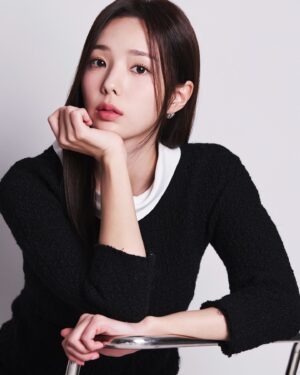 Chae Soo-bin Instagram - 🖤
