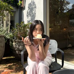 Chantel Yiu Instagram - so.. how does adulting work?