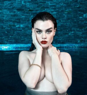 Charli Howard Instagram - Back to my fave profile pic @desiree_mattsson 👅 part of my cover story for @ellenorge 💧 @nikki_makeup @nailsbymh @anastasiastylianou 🖤