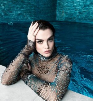 Charli Howard Instagram - Back to my fave profile pic @desiree_mattsson 👅 part of my cover story for @ellenorge 💧 @nikki_makeup @nailsbymh @anastasiastylianou 🖤