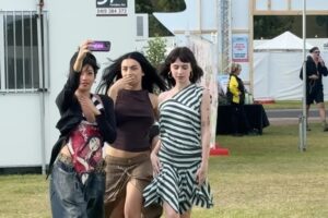 Charli XCX Instagram - had the best time in australia and new zealand playing these shows with some of my favs. ty all for coming to see me and ty @lanewayfest. can’t believe i nearly stepped on a python <3