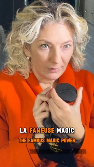 Charlie Instagram - Merci à Corinne notre capitaine
Marleau pour ce moment si sympathique 💙
Pour vous sentir belle, essayez ma méthode de mise en beauté avec ma trousse de maquillage Tete de Star 🌟 dans cette trousse il y a 9 produits incontournables avec ma méthode qui sont  disponible sur mon eshop.

⭐️Try my new beauty method with my kit Tête de Star makeup, with 9 essential products, to feel Beautiful.
#maquillage #charlieenparticulier 
#CoiffureFemme #coiffure #coupedecheveux #tendancecheveux coiffure, luxe, relooking, style, beauté, élégance, glamour, tendance, exclusivité, cheveux, haute-couture, perfection, transformation, raffinement, prestige, sophistication, créativité, allure, chic, modernité, innovation, soin, personnalisation, audace, esthétique.
