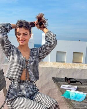 Charlotte Lemay Instagram - Missing Tarifa 🩵
Venue jusqu’ici en train 🚆 
Les portes du Maroc, ouvertes par les vents d’Andalousie 🌬️

#espagneentrain #interrail #tarifa #lowcarbon #slowtravel
