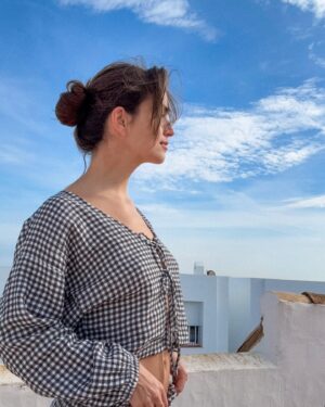 Charlotte Lemay Instagram - Missing Tarifa 🩵
Venue jusqu’ici en train 🚆 
Les portes du Maroc, ouvertes par les vents d’Andalousie 🌬️

#espagneentrain #interrail #tarifa #lowcarbon #slowtravel