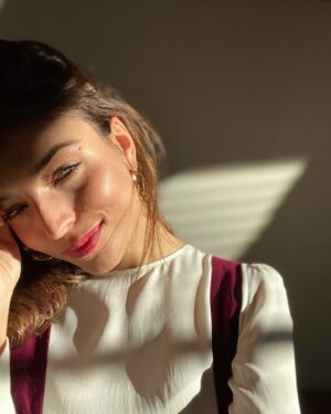 Charlotte Lemay Instagram - Let the sunshine in ✨