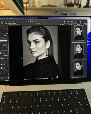 Charlotte Lemay Instagram - I don’t post many of my modeling shoots here anymore...
This one is for jewelry with photographer Sven Geboers 📷🖤 
Thanks @leon_martens_juwelier for having me! 
and the great @sarraferiani for the makeup and hair 

@ink_antwerp @geboerssven #jewelry