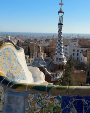 Charlotte Lemay Instagram - Le monde de Gaudi 🌀🌴💙

#BarceloneEnTrain #parcguell