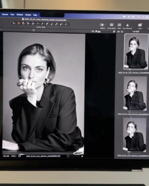 Charlotte Lemay Instagram - I don’t post many of my modeling shoots here anymore...
This one is for jewelry with photographer Sven Geboers 📷🖤 
Thanks @leon_martens_juwelier for having me! 
and the great @sarraferiani for the makeup and hair 

@ink_antwerp @geboerssven #jewelry