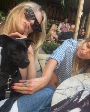 Charlotte McKinney Instagram - 💁🏼‍♀️
