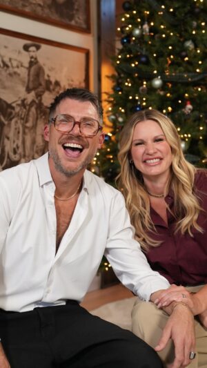 Chelsea Smith Instagram - This Christmas Eve, may your heart be filled with peace, joy, and the wonder of life’s greatest gifts—love, forgiveness, and cherished relationships. From our family to yours, Merry Christmas! 🎄✨