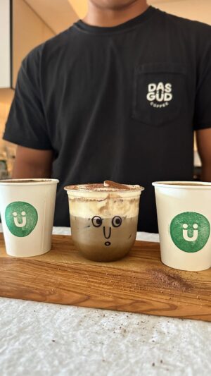 Chelsea Zhang Instagram - 아파트 CAFE ☕️ • best way to start a Saturday! Greet your neighbors w a latte 🥹. A dream come true. 

@dasgudcoffee made coffee/matchas ALL day. Lattes art, cinnamon toppings… you name it ❤️ 

@rockysmatcha @tachepistachiomilk @ghosttownworld  @drinkkace Thank you for supporting ✨ 

@tigertreasuresla sold amazing vintage finds as well ✨👠

#coffeeshop #hostingideas #housewarming #weekendplans #morningcoffee #icebreaker #falldrinks #pumpkinspice #spookydrinks #spookyseason #rockysmatcha #ghosttownoats #barista #tache #latteart #apartmentliving #apartmenttherapy #아파트
