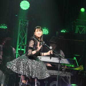 Chisato Moritaka Instagram - ⁡
森高千里2024『レッツ・ゴォーゴォー！ツアー』
11月20日 福岡 Zepp Fukuoka公演 終了しました！
⁡
福岡に来たら「九州育ち」をやっぱり歌わんとね〜。
あったかい空間が出来上がっていました。
⁡
各地からお集まりいただきありがとうございました。
皆さんの素敵な笑顔が見られて嬉しかったです。
今日もさらに大きな声援でしたね〜。
⁡
恒例のグルメやスイーツも満喫してきましたよー！
うどんにアイスクリームに明太フランスに……食欲の秋ですからね！（笑）
⁡
これからどんどん寒くなりますが、
体調に気をつけてまた元気でお会いしましょう！
⁡
次は 12月2日 Zepp DiverCity公演 です。
⁡
#chisatomoritaka
#森高千里
#レッツゴォーゴォーツアー
#福岡県
#福岡市
#ZeppFukuoka
#うどん平 の「#肉ごぼう天うどん」
#大名ソフトクリーム の「#生クリームミルク」「#アフォガード」「#モンブラン」
#フランス菓子16区 の「#ダックワーズ」
#MARIE #マリィ の「#シフォンケーキ」
#theFULLFULLHAKATA の「#明太フランス」