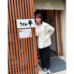Chisato Moritaka Instagram - ⁡
森高千里2024『レッツ・ゴォーゴォー！ツアー』
11月20日 福岡 Zepp Fukuoka公演 終了しました！
⁡
福岡に来たら「九州育ち」をやっぱり歌わんとね〜。
あったかい空間が出来上がっていました。
⁡
各地からお集まりいただきありがとうございました。
皆さんの素敵な笑顔が見られて嬉しかったです。
今日もさらに大きな声援でしたね〜。
⁡
恒例のグルメやスイーツも満喫してきましたよー！
うどんにアイスクリームに明太フランスに……食欲の秋ですからね！（笑）
⁡
これからどんどん寒くなりますが、
体調に気をつけてまた元気でお会いしましょう！
⁡
次は 12月2日 Zepp DiverCity公演 です。
⁡
#chisatomoritaka
#森高千里
#レッツゴォーゴォーツアー
#福岡県
#福岡市
#ZeppFukuoka
#うどん平 の「#肉ごぼう天うどん」
#大名ソフトクリーム の「#生クリームミルク」「#アフォガード」「#モンブラン」
#フランス菓子16区 の「#ダックワーズ」
#MARIE #マリィ の「#シフォンケーキ」
#theFULLFULLHAKATA の「#明太フランス」