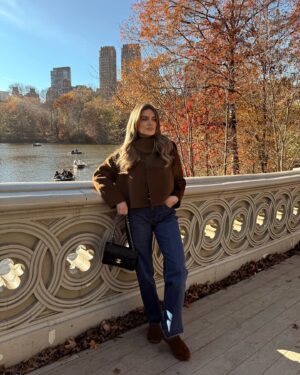 Chloe Lloyd Instagram - NYC 🐿️🥨🤎🍂 
I’ve spent the last few days in New York to celebrate my Dads 60th! We’ve had the most perfect crisp autumnal sunshine 🥹 Memories to last a lifetime.
#nyc #newyorkcity