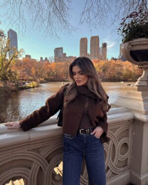 Chloe Lloyd Instagram - NYC 🐿️🥨🤎🍂 
I’ve spent the last few days in New York to celebrate my Dads 60th! We’ve had the most perfect crisp autumnal sunshine 🥹 Memories to last a lifetime.
#nyc #newyorkcity