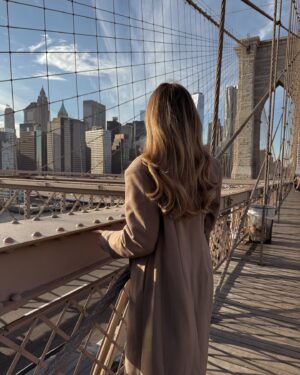 Chloe Lloyd Instagram - NYC 🐿️🥨🤎🍂 
I’ve spent the last few days in New York to celebrate my Dads 60th! We’ve had the most perfect crisp autumnal sunshine 🥹 Memories to last a lifetime.
#nyc #newyorkcity