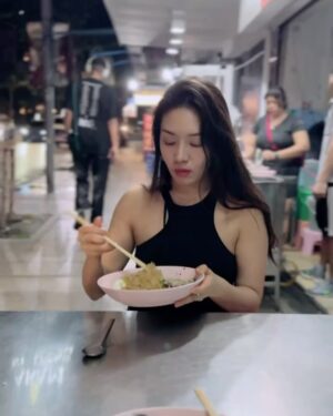 Choi Hee-seo Instagram - สวัสดีปีใหม่
행복한 설 보내세요!!
