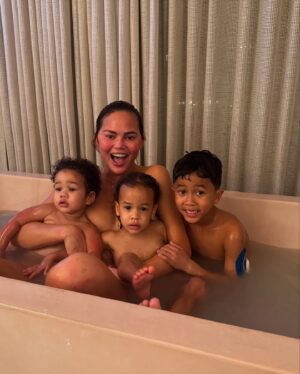 Chrissy Teigen Instagram - BAHHHHHHHHHHH