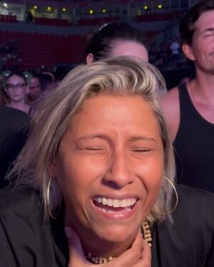 Christina Aguilera Instagram - Rio!!!!! thank you for all the love you showed me during my visit to your beautiful city! 💚 Our reunion was long overdue, and you made it so special. 

Thank you for the letters, sweet messages, and waiting HOURS outside the hotel for me 🥹 Your passion and spirit are unforgettable. This will stay with me forever. Até logo Rio 🇧🇷💚