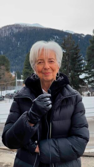 Christine Lagarde Instagram - Excited to be back in Davos for the @worldeconomicforum annual meetings!

With a packed agenda ahead, I look forward to meaningful discussions!

#WEF25