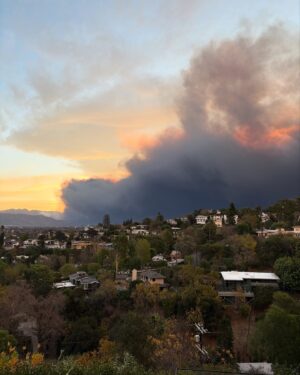 Christine Lakin Instagram - A snapshot of what the last 5 days have felt like. Tragic loss for so many folks we know and so many others. Abject anxiety followed by momentary relief and a meal  at a neighbors house and then new panic at another fire, another tragedy. Constant fire app watch. Checking on friends. Sleepless nights. Crying in bathrooms and presenting normalcy for our kids. Packing and repacking a dozen times. We pray the worst is over but we stay prepared for anything. And we are the lucky ones. 

Thank you for the love and for those of you who have checked in on us, cooked for us while we had no power, gave deep hugs and prayed for us and for so many others. I can’t accurately put into words how devastating this feels. 

For now we try and do what we can to help those around us. Some resources for what you can do for those who have asked:

*Become a Red Cross Volunteer- shelters need volunteers right now (application link in bio)
*Donate to @lafdfoundation - non profit organization that directly benefits the LAFD
*Donate to @garrymarshalltheatre - non profit theater who has opened its doors as a community donation center 
*Shop the Love Angeles Collection @bffsandbabes directly benefiting @baby2baby (in collab with @jenniferlovehewitt)

Stay strong LA ❤️ We’ll get through this.